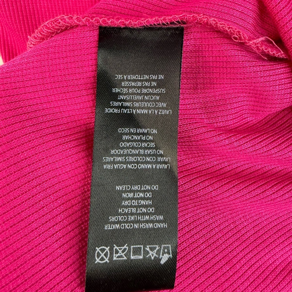Bebe Swarovski T-shirt rhinestone bling brand new Y2K Women's Fuchsia V-Neck Tee - Picture 12 of 15